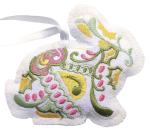 Vysivana-dekorace---bily-zajicek