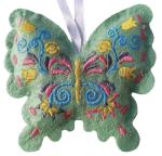 Vysivana-dekorace---svetle-zeleny-motyl