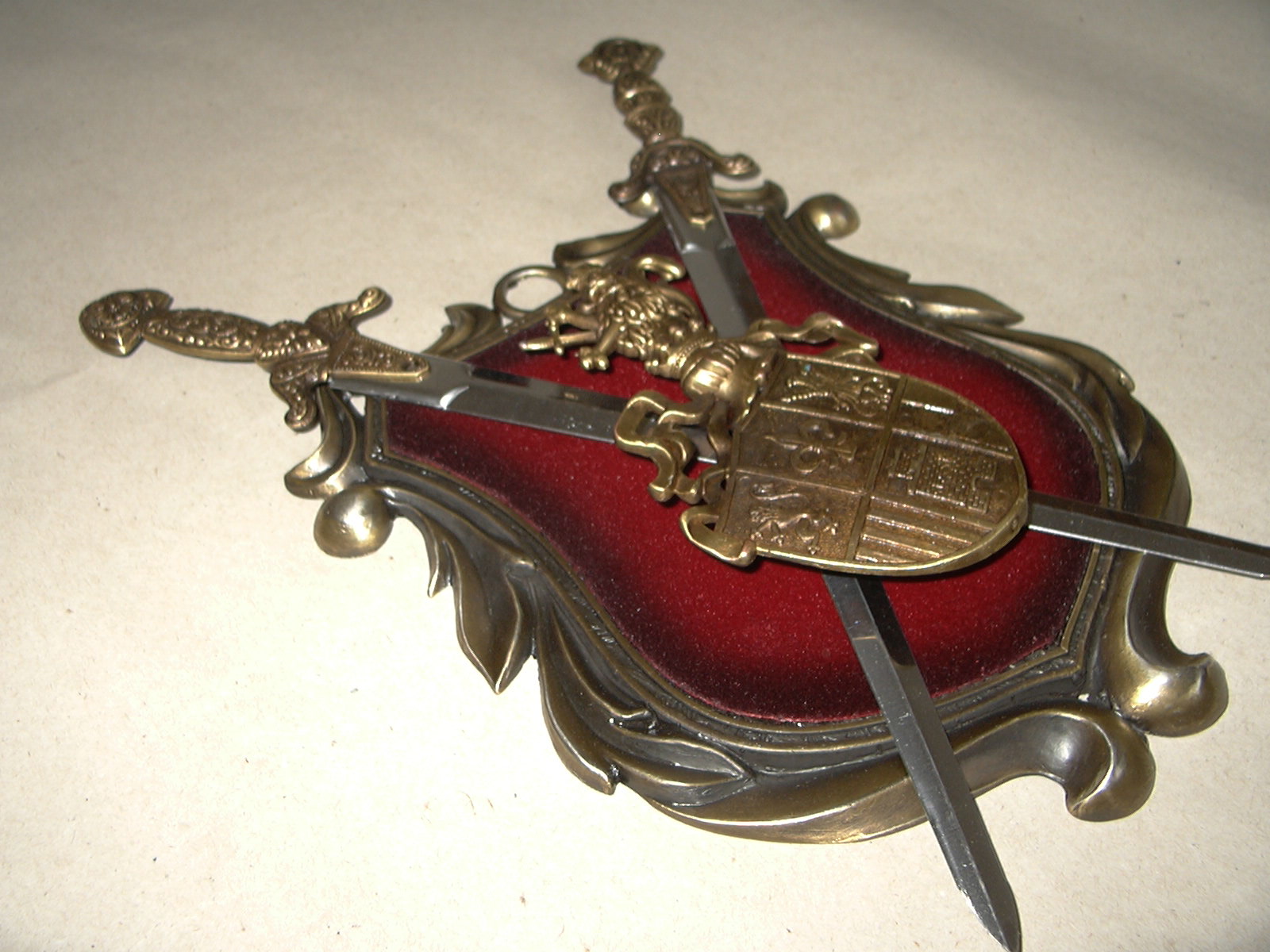 foto Erb na kovov�m podkladu - bronz