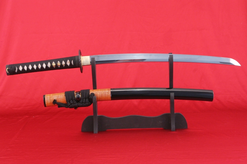 foto Wakizashi IWADE run kovan z oceli 1095 a relnm hamonem od firmy Kawashima