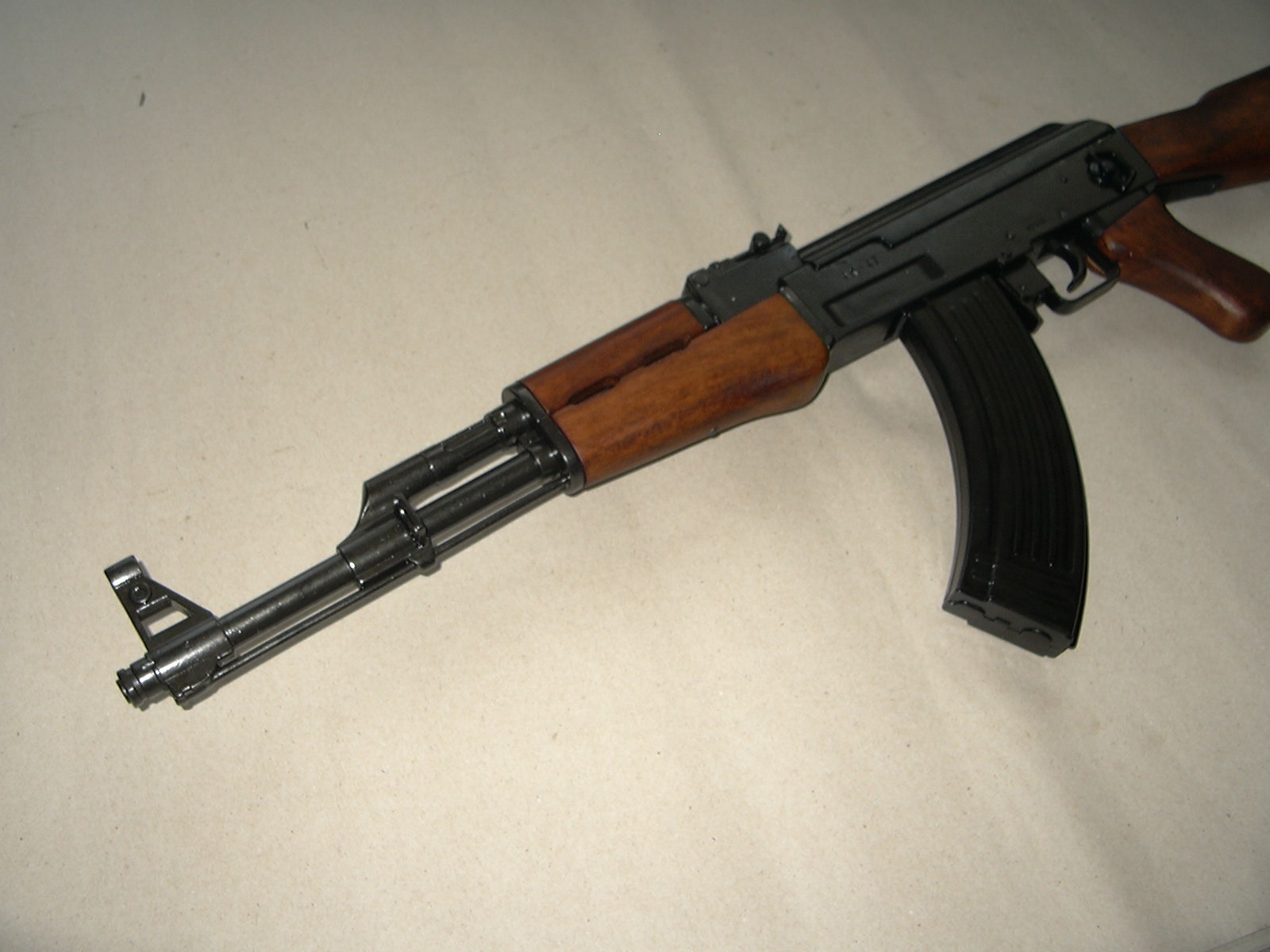 foto Puka AK47